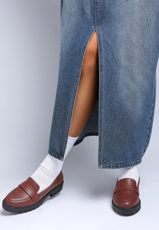 Peridot chunky loafers in burgundy faux leather, rounded toe slip-on with black tread sole