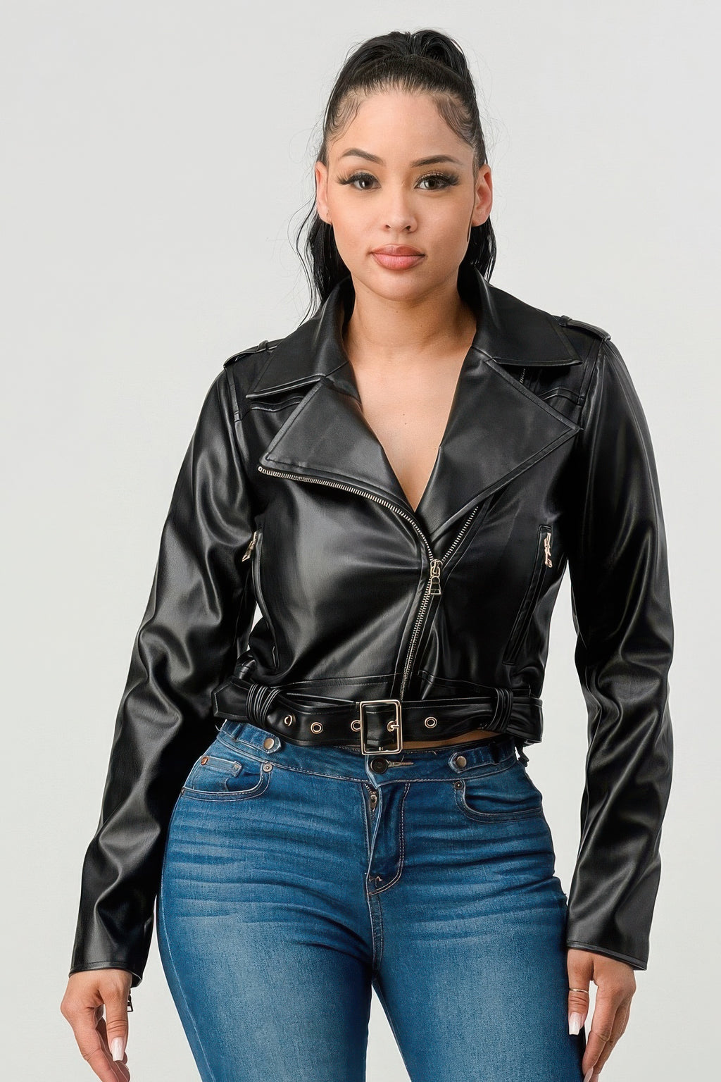 Zwarte Pu leather jacket met centrale rits en strakke tailleband, lange mouwen
