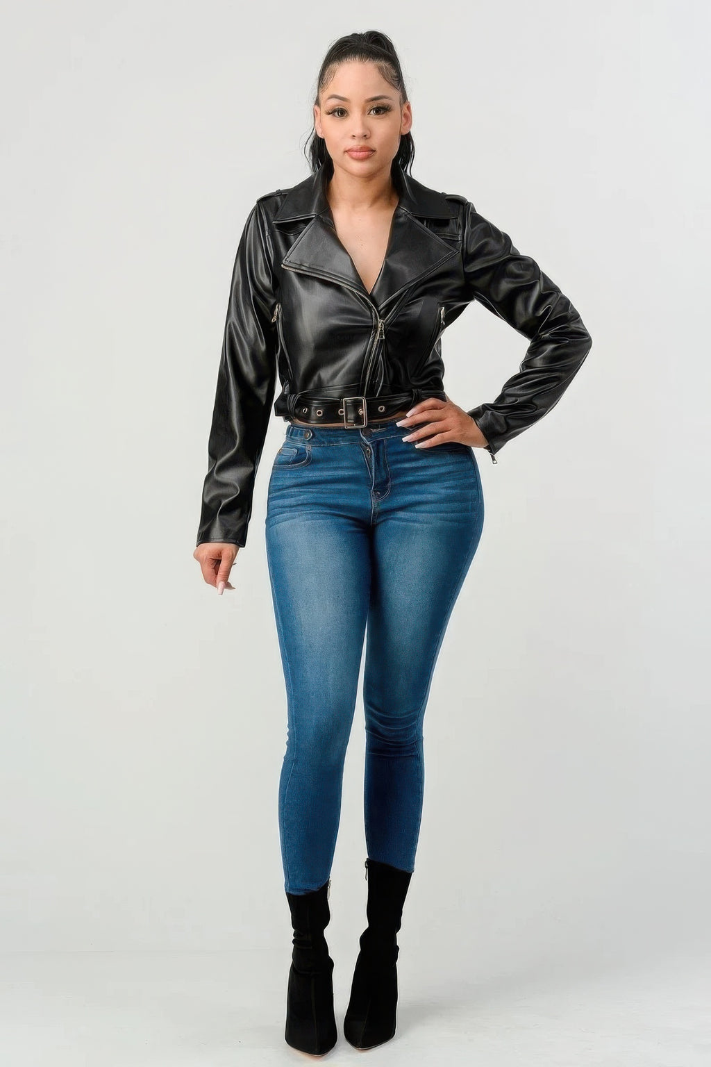 Zwarte Pu leather jacket met tailleband en asymmetrische rits, lange mouwen