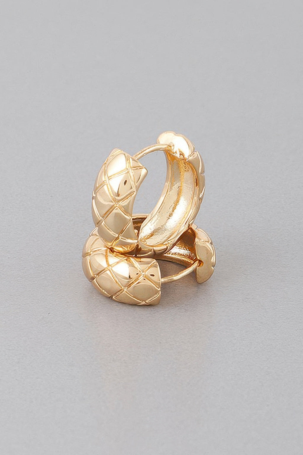 Quilted hoop earrings, gold-tone, stacked look with crisscross quilt pattern