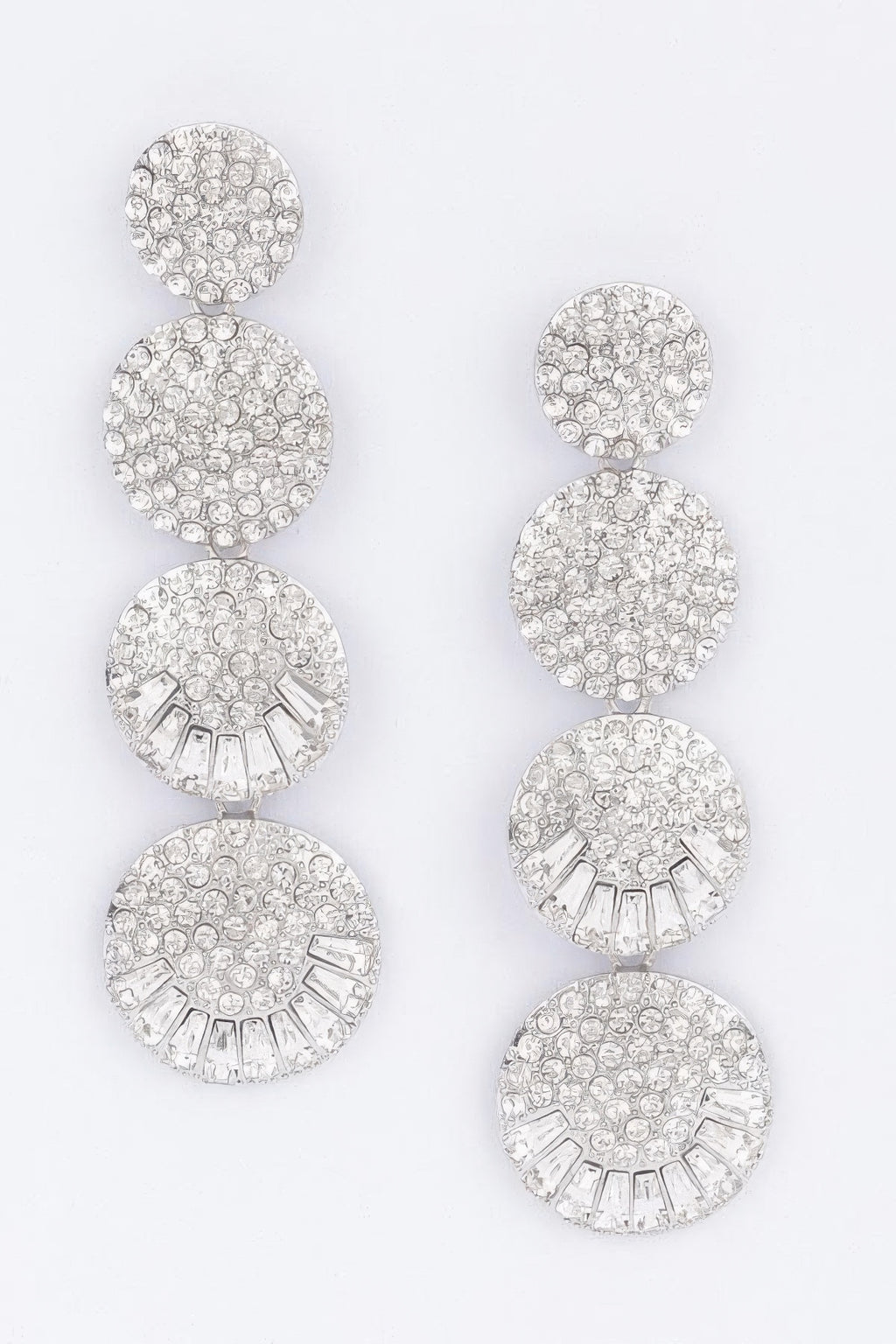 Rhinestone Ohrringe, silberfarbene runde Tropfen mit gestreiften unteren Platten