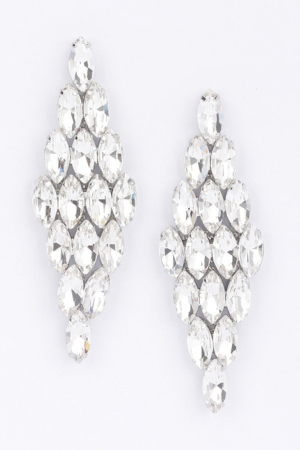 Rhinestone-Ohrringe mit klaren Kristallsteinen, tropfenförmiger Anhänger, silber