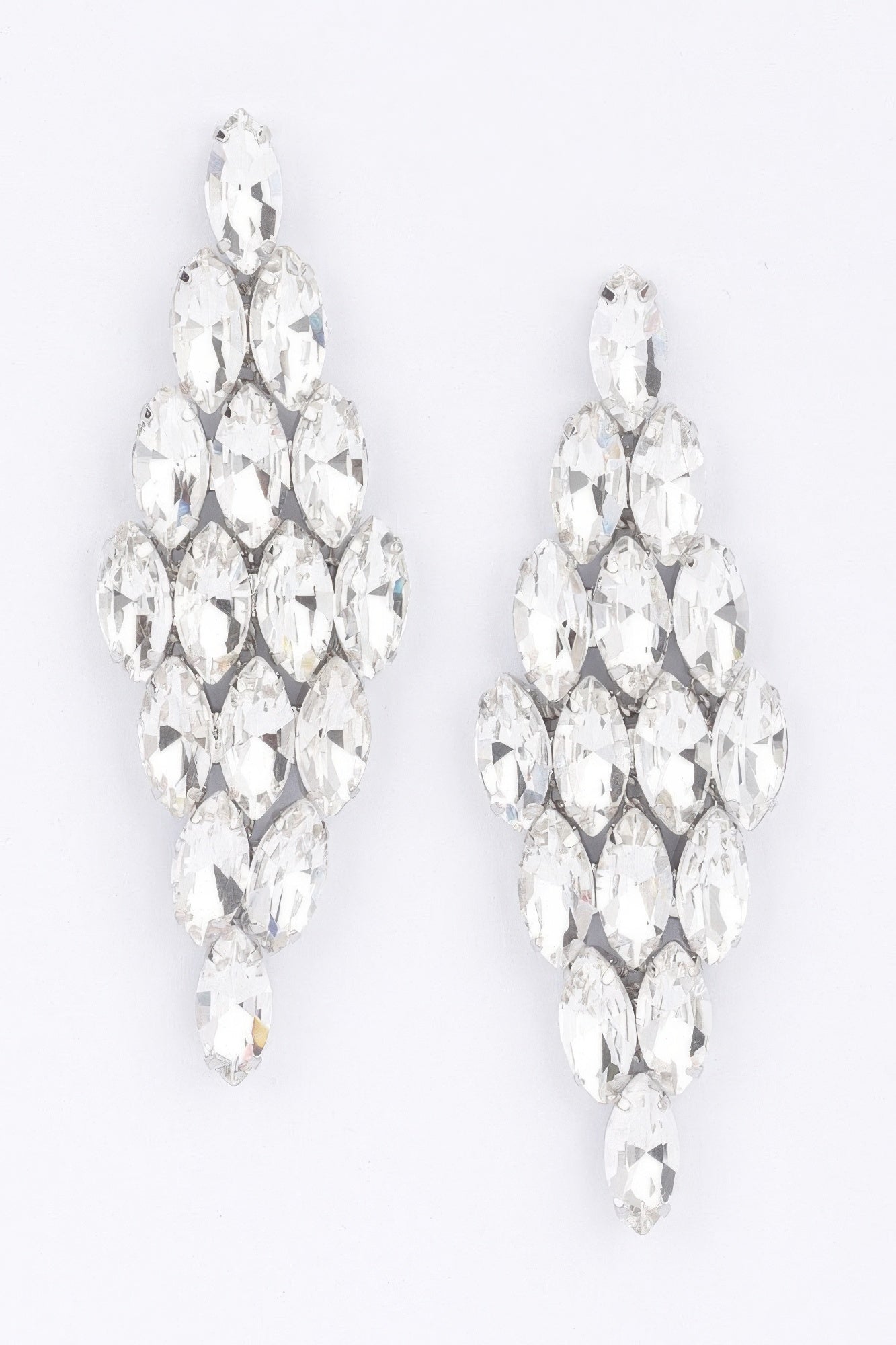 Rhinestone-Ohrringe mit klaren Kristallsteinen, tropfenförmiger Anhänger, silber