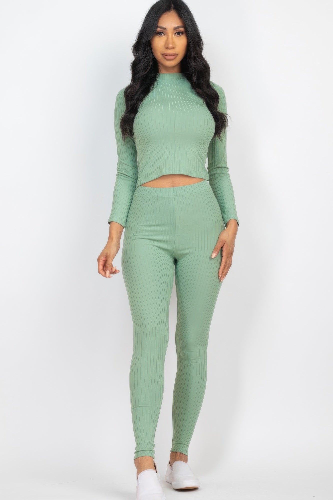 Rippiertes Set mit Rollkragen und langen Ärmeln + Leggings, mintgrün