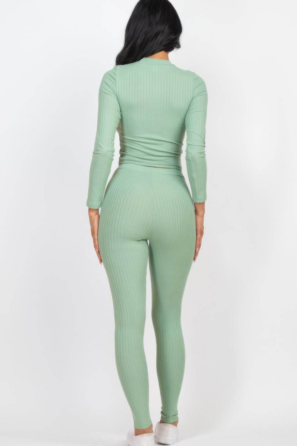 Rückansicht: Rippiertes Rollkragen-Top und Leggings, mintgrün