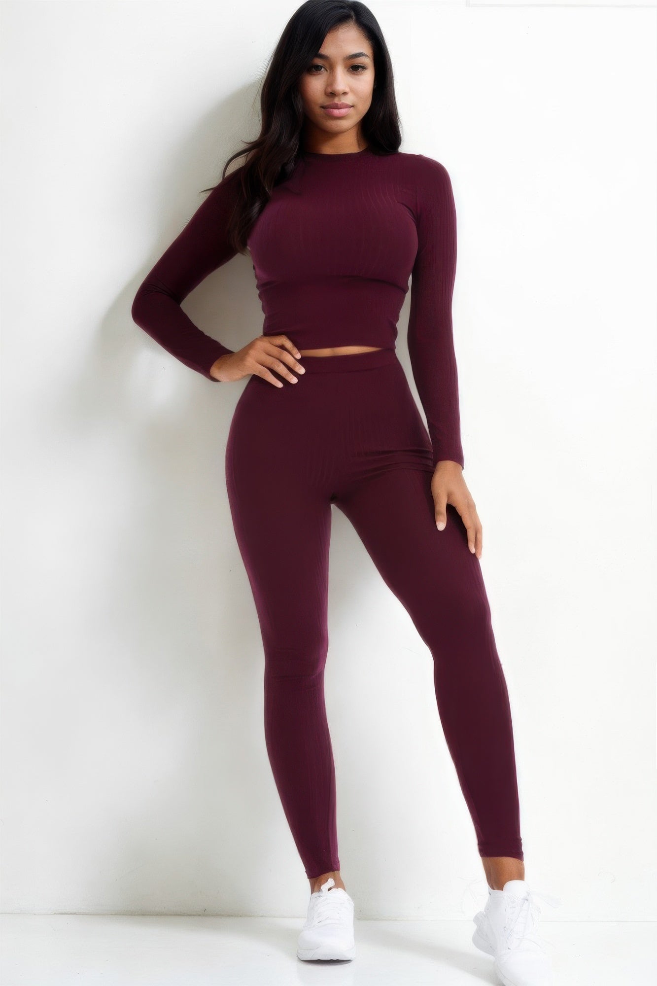 Rippiertes Set mit Rollkragen und langen Ärmeln + Leggings, bordeauxrot