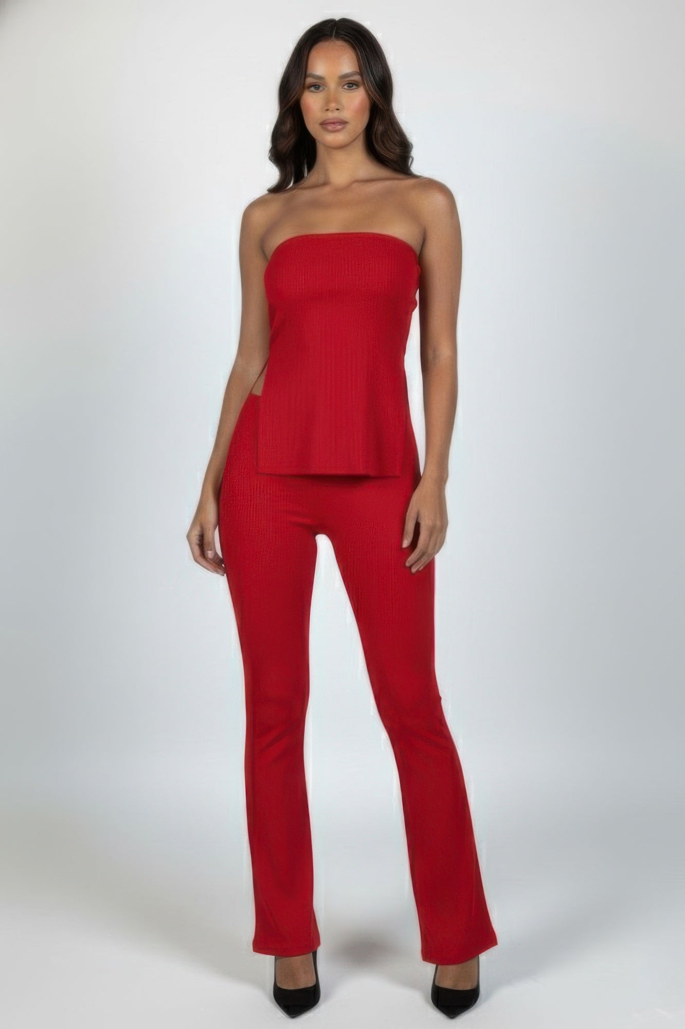 Red ribbed strapless tube top & high-waist flared pants set, with slit detail