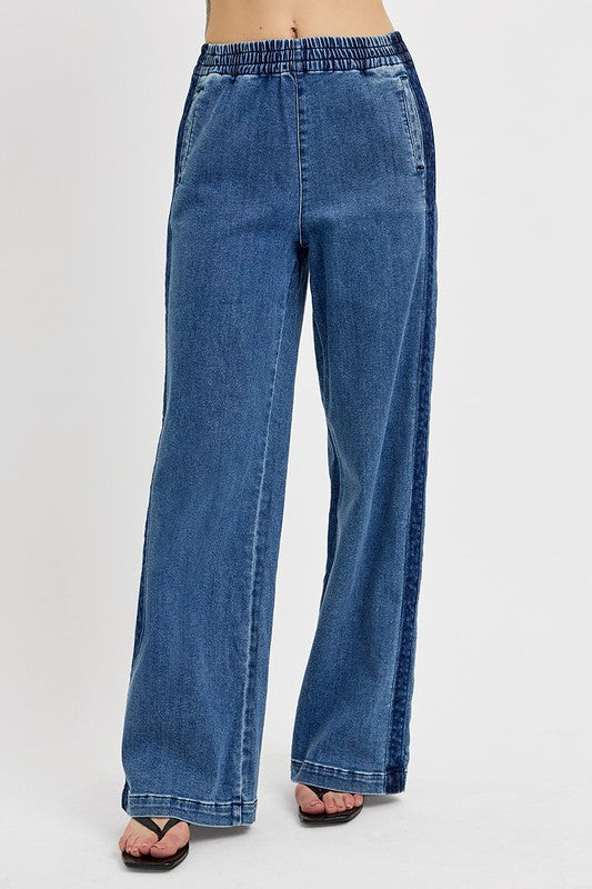 Mittelblaue Wide-Leg-Jeans mit elastischem Bund und langem, weitem Bein