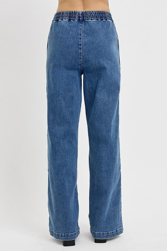 Mittelblaue Plus-Size Wide-Leg-Jeans, elastischer Bund, durchgehende hintere Nähte