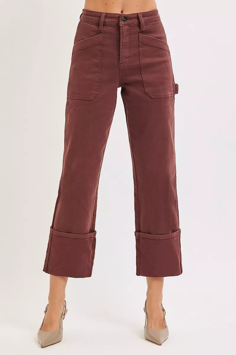 Schokobraune High-Rise Wide-Straight Jeans mit Umschlag am Saum und seitlichen Taschen