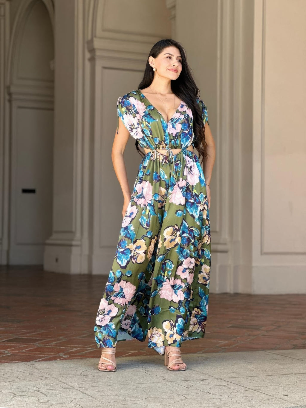 Floral satin maxi jumpsuit with V-neck, drawstring waist and wide straight-leg fit
