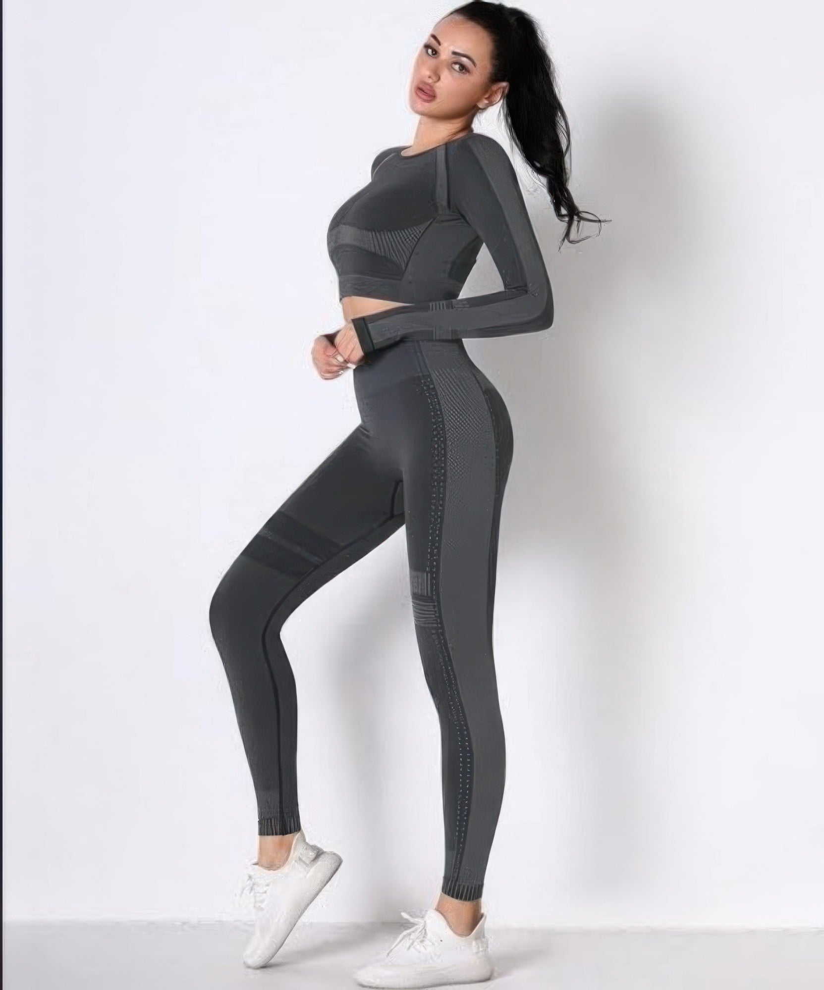 Seamless solid dark gray yoga set, long-sleeve crop top and high-rise leggings