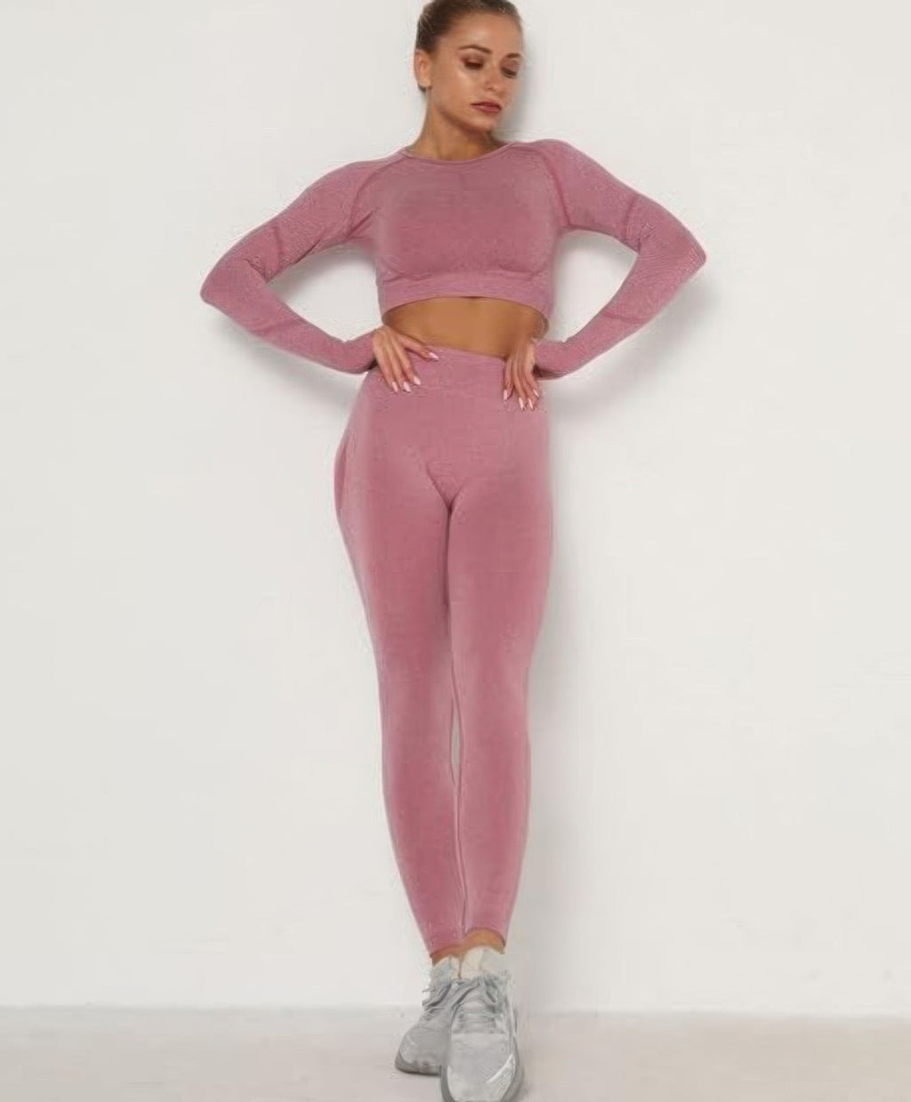 Seamless mauve long-sleeve crop top and high-waist leggings set