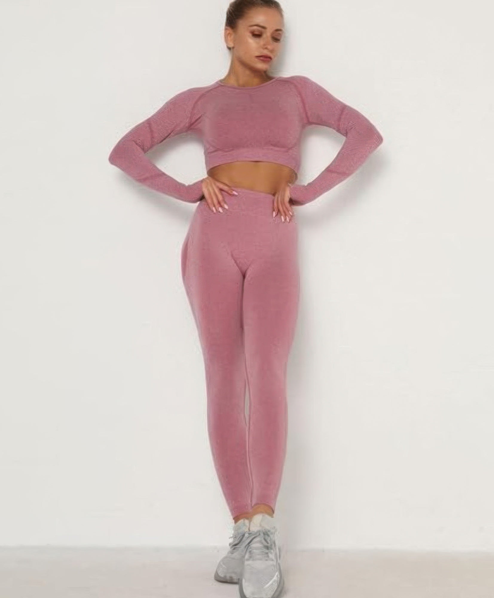 Seamless mauve long-sleeve crop top and high-waist leggings set