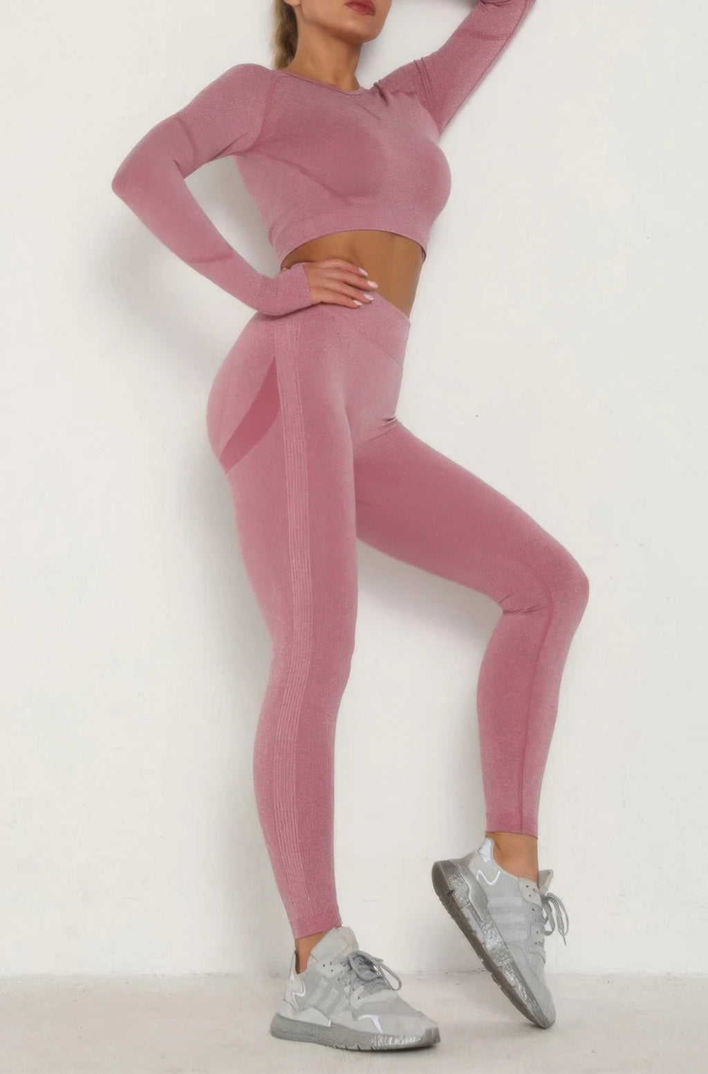 Mauve seamless activewear set: cropped long-sleeve top and skinny leggings
