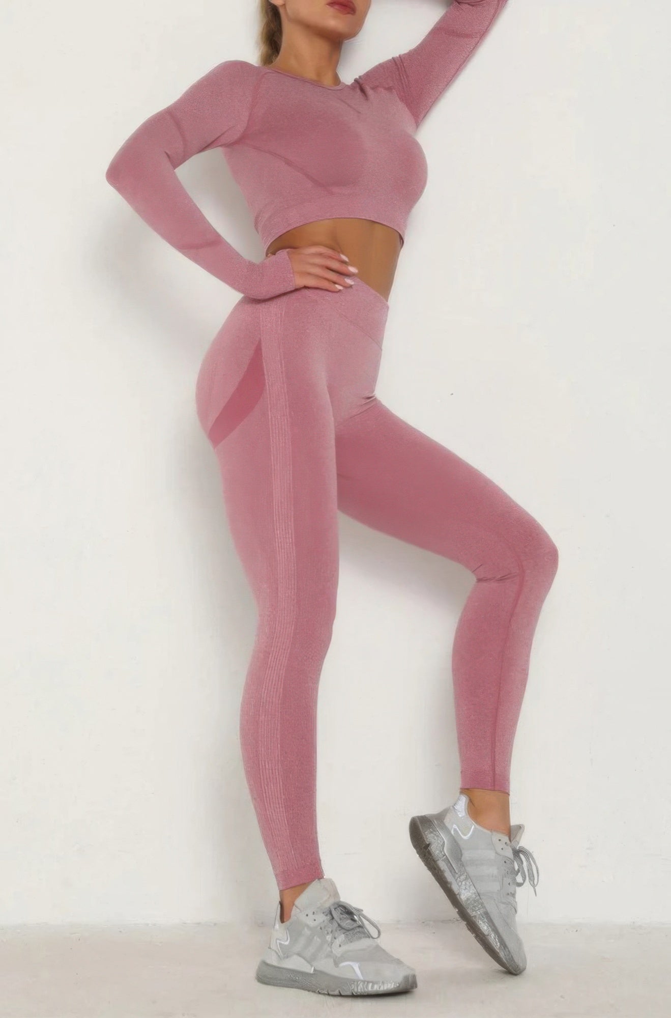 Mauve seamless activewear set: cropped long-sleeve top and skinny leggings