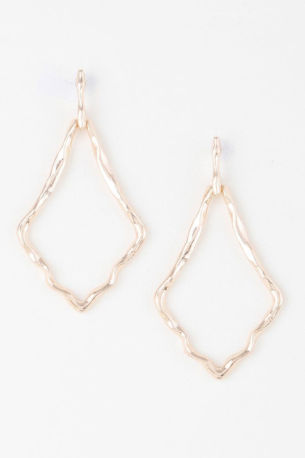 Shiny hammered kite earrings in gold tone, open diamond drop shapes