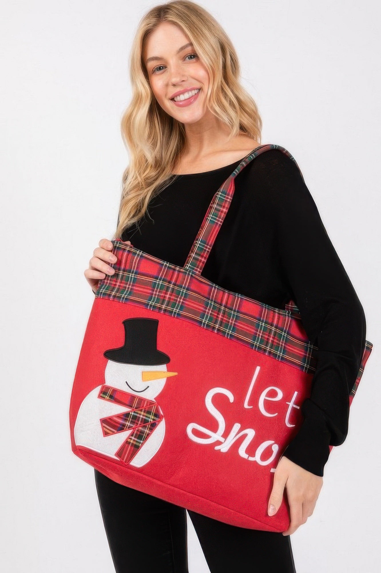 Let It Snow Tote Bag in Rot mit Schneemannmotiv, Teilansicht der Schrift und kariertem Gurt