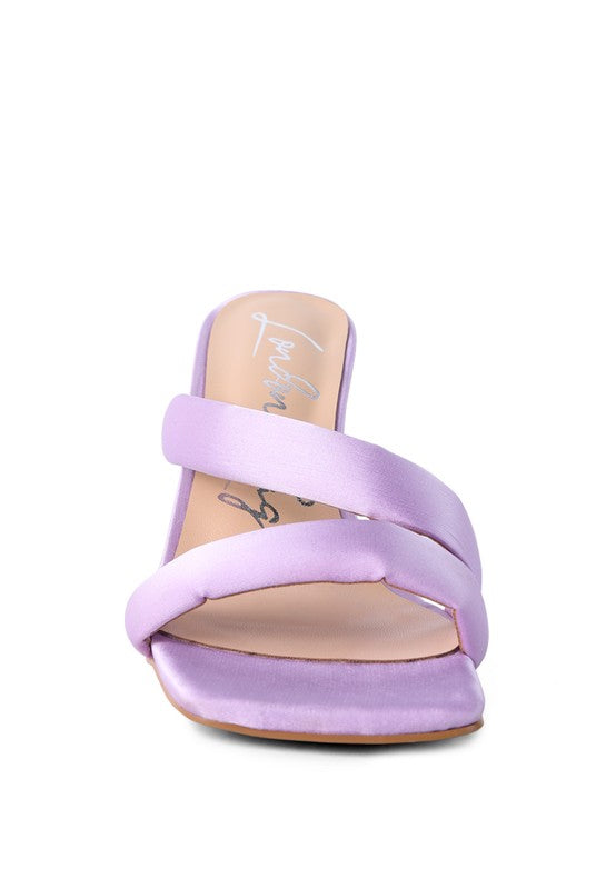 SPICE UP cross-strap heels close-up, lilac straps across open toe