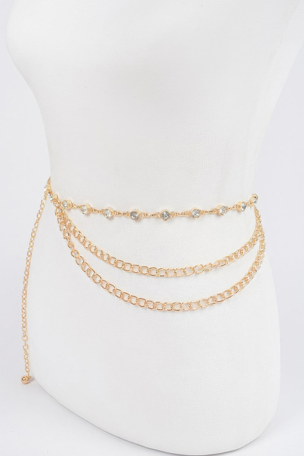 Goldfarbener Layered Belt aus Gliederketten mit kleinen Steinakzenten entlang der Kante