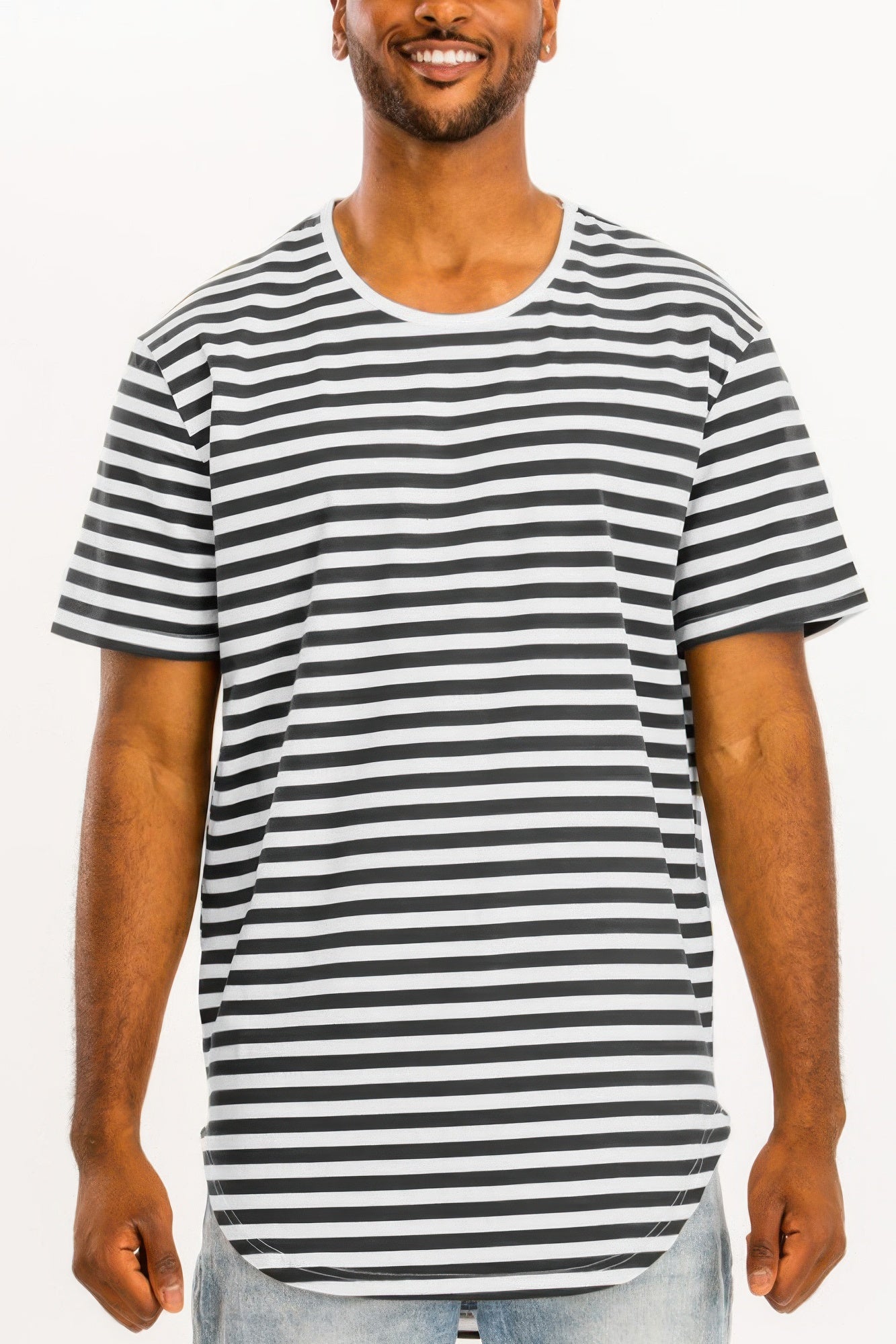 Striped elongated T-shirt, schwarz-weiße Streifen, gerade Ärmel