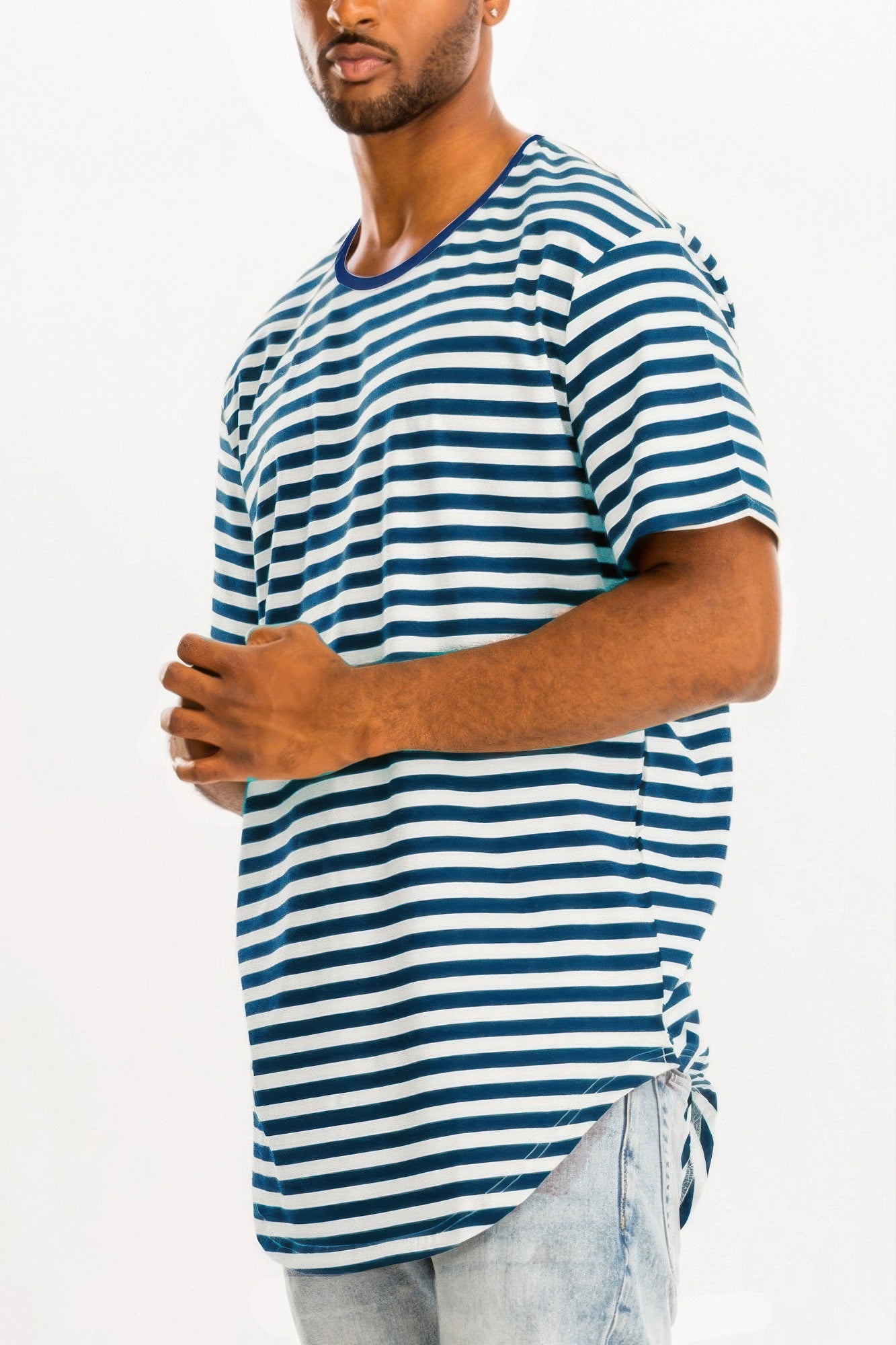 Striped elongated T-shirt, blau-weiße Streifen, abgerundeter Saum