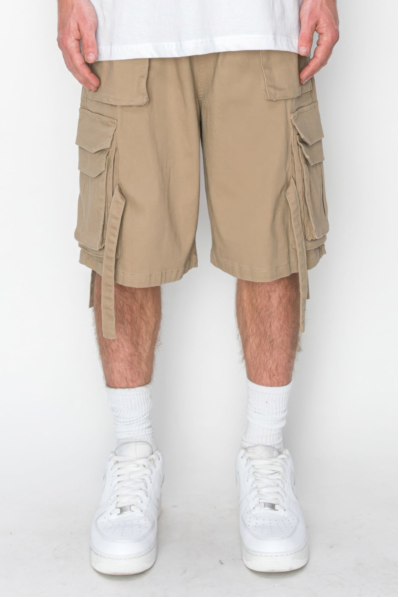 Twill utility jogger shorts in beige, cargo flap pockets and cuffed hem