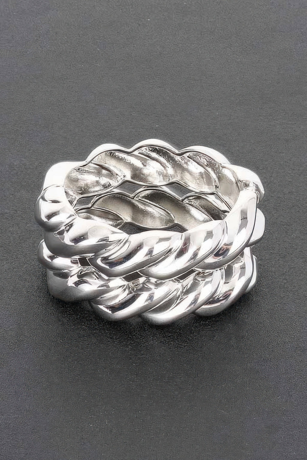 Twist & Shine bracelet, silver twisted link design with glossy finish