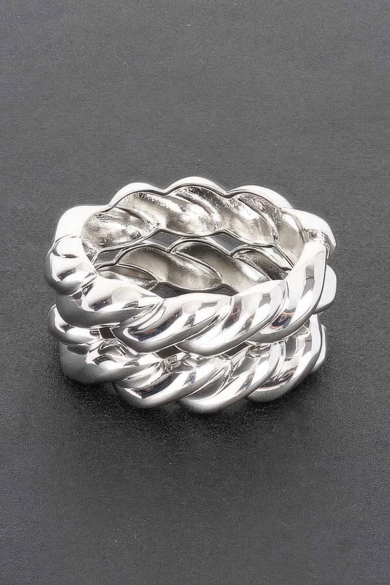 Twist & Shine bracelet, silver twisted link design with glossy finish