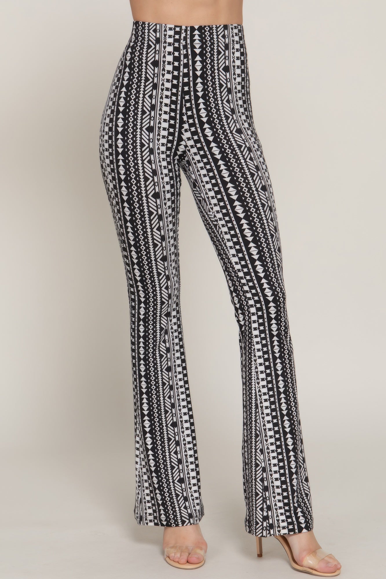 Schwarze Hose mit weitem Bein, Slim-Fit bis zum Knie, Elastikbund, Tribal-Print