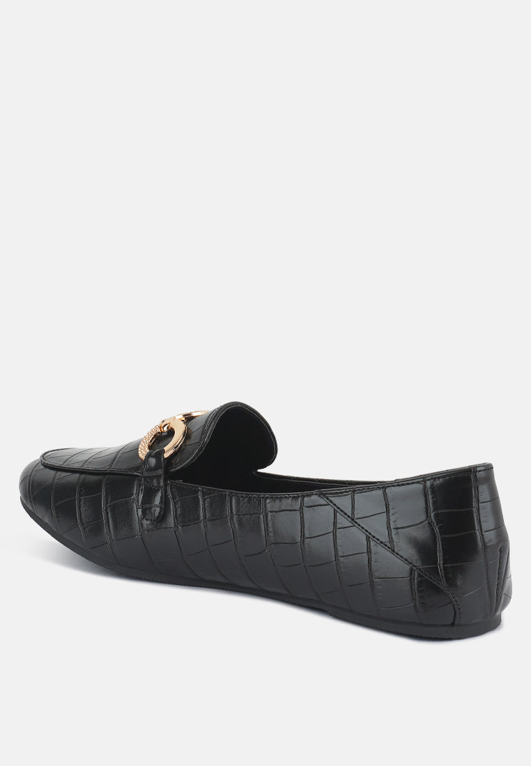 Black croc-textured loafer side view with chain-strap detail