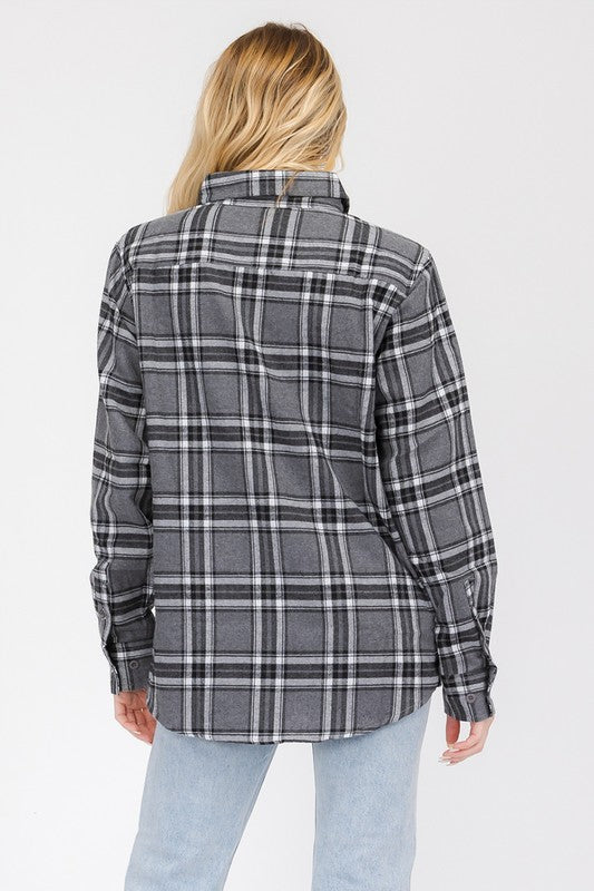 Back view long sleeve flannel in dark gray and black plaid, relaxed boyfriend fit