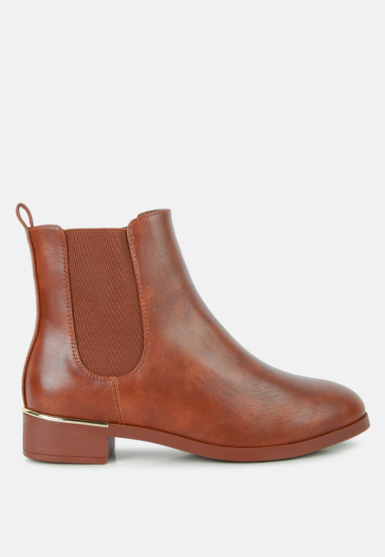 Yacht Winter ankle boots in brown, chelsea style with elastic side panels and low heel