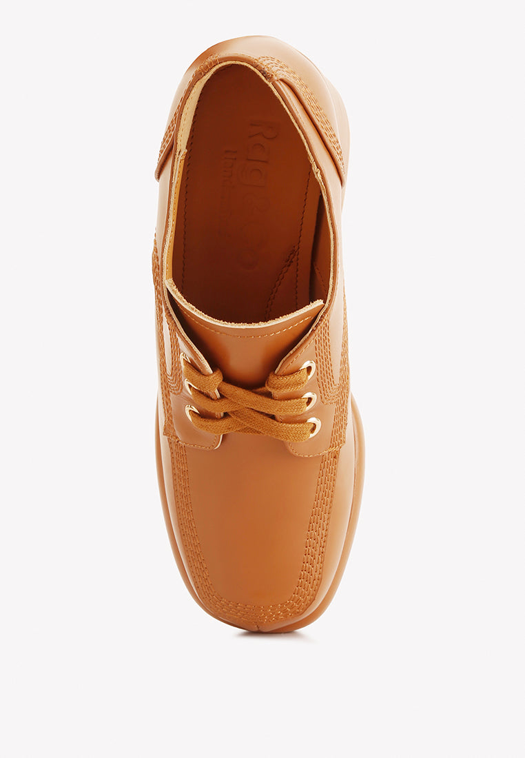 Quecha leather block heel oxfords in Tan, open collar and lace detail
