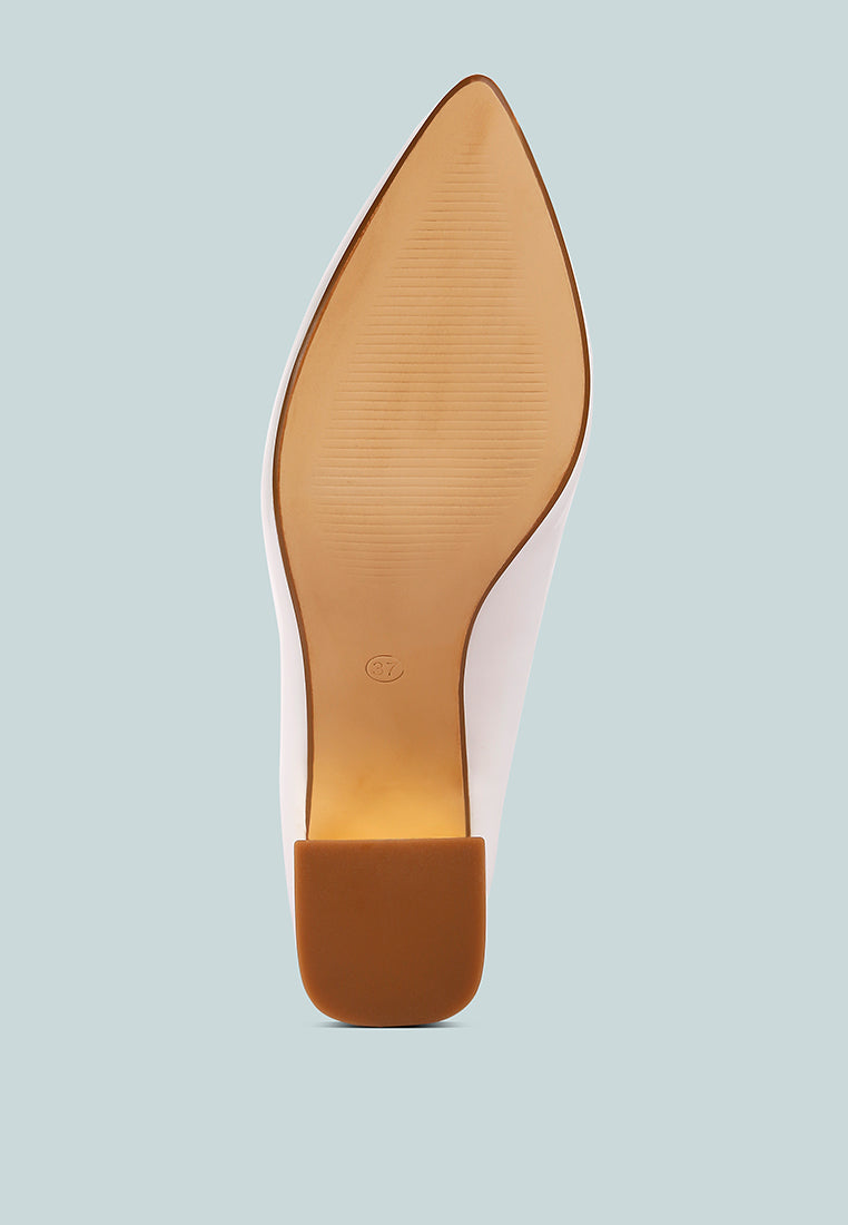 Pointed-toe pump with block heel and dark insole lining