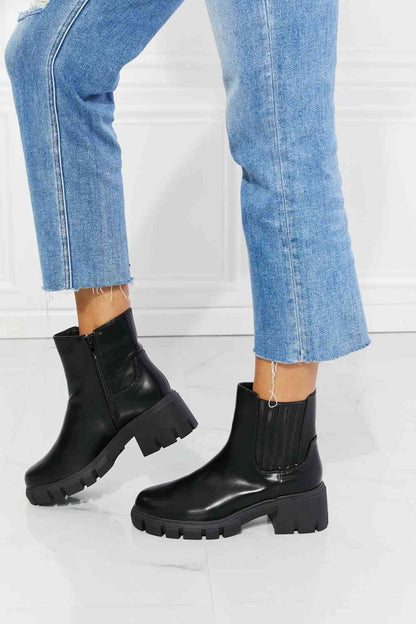 MMShoes What It Takes Lug Sole Chelsea Boots in Black - Tigbuls Variety Fashion