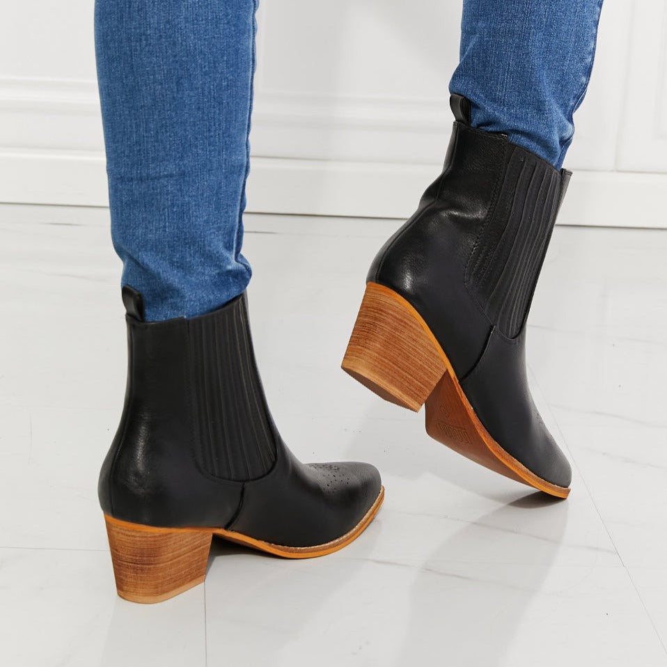 MMShoes Love the Journey Stacked Heel Chelsea Boot in Black - Tigbul's Fashion