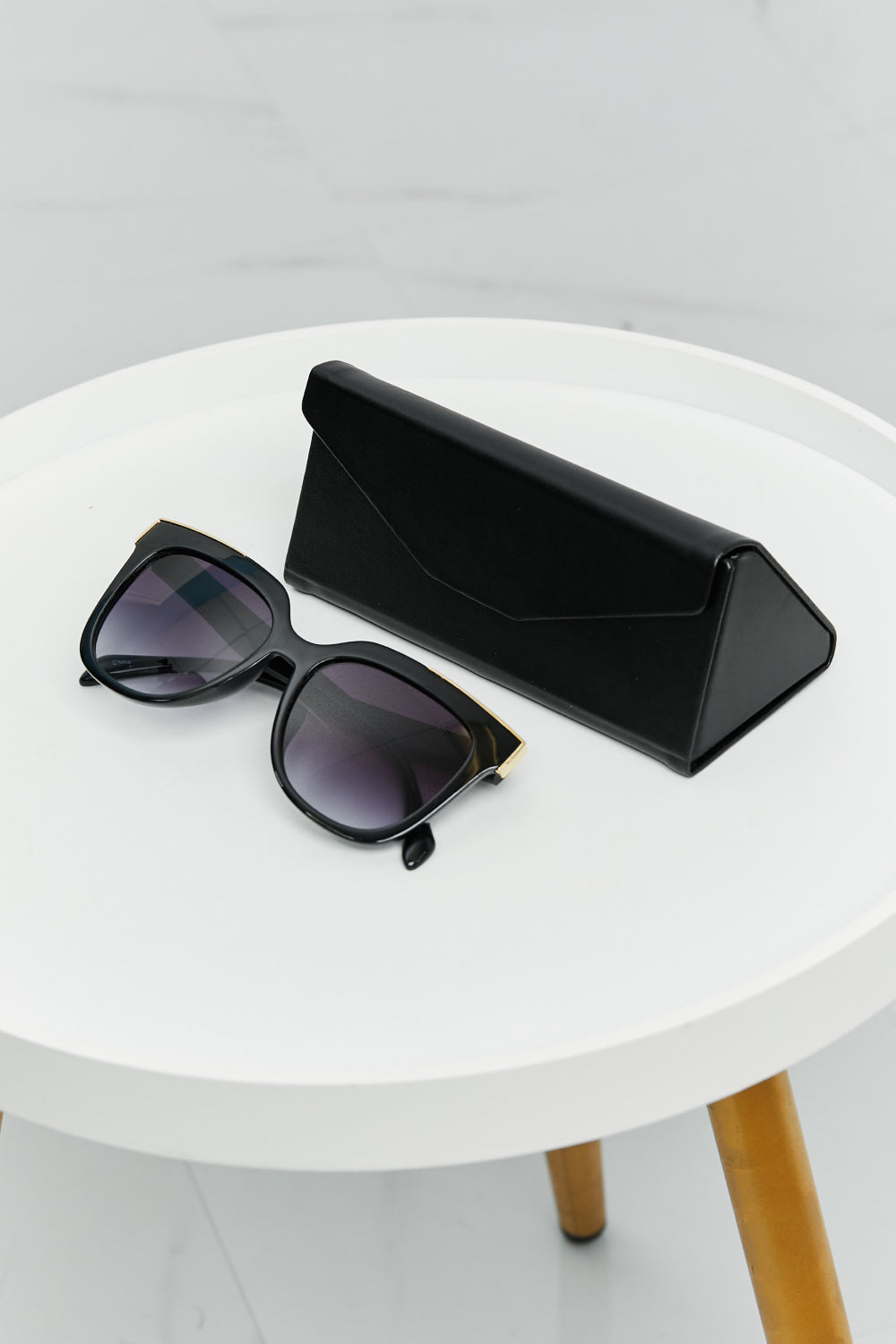 Round Full Rim Polycarbonate Frame Sunglasses - Tigbul's Fashion