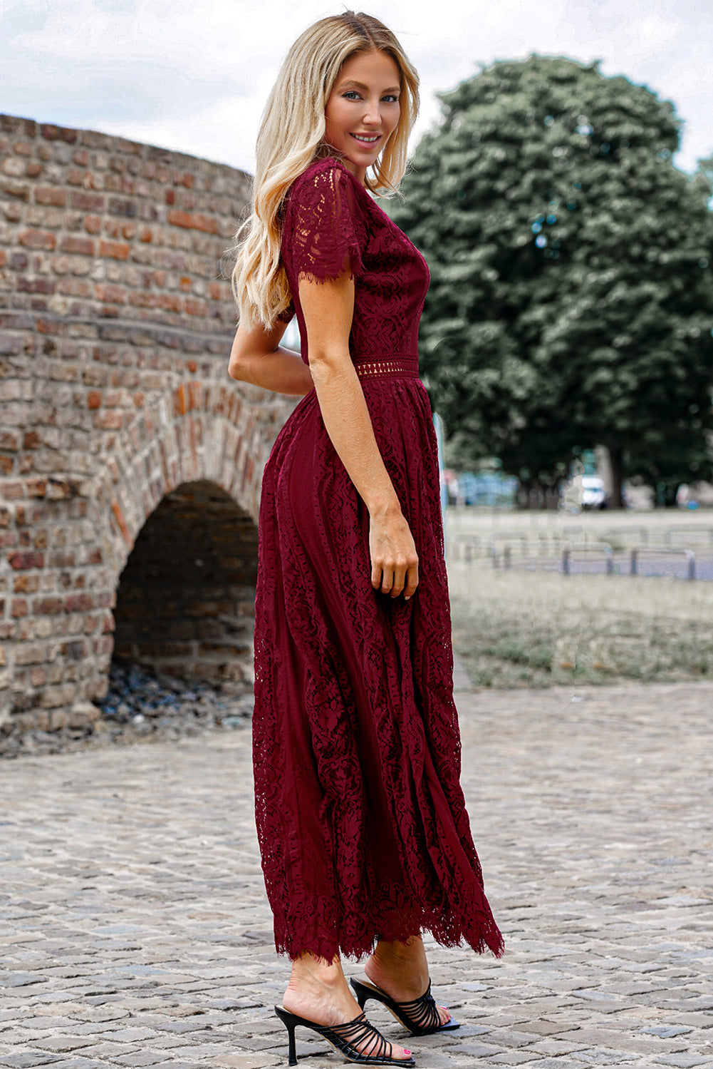 Scalloped Trim Lace Plunge Dress - Tigbul's Fashion