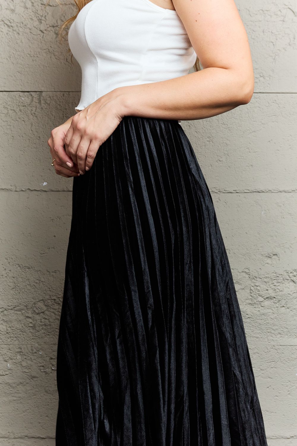 Black Accordion Pleated Flowy Midi Skirt - Tigbul's Fashion