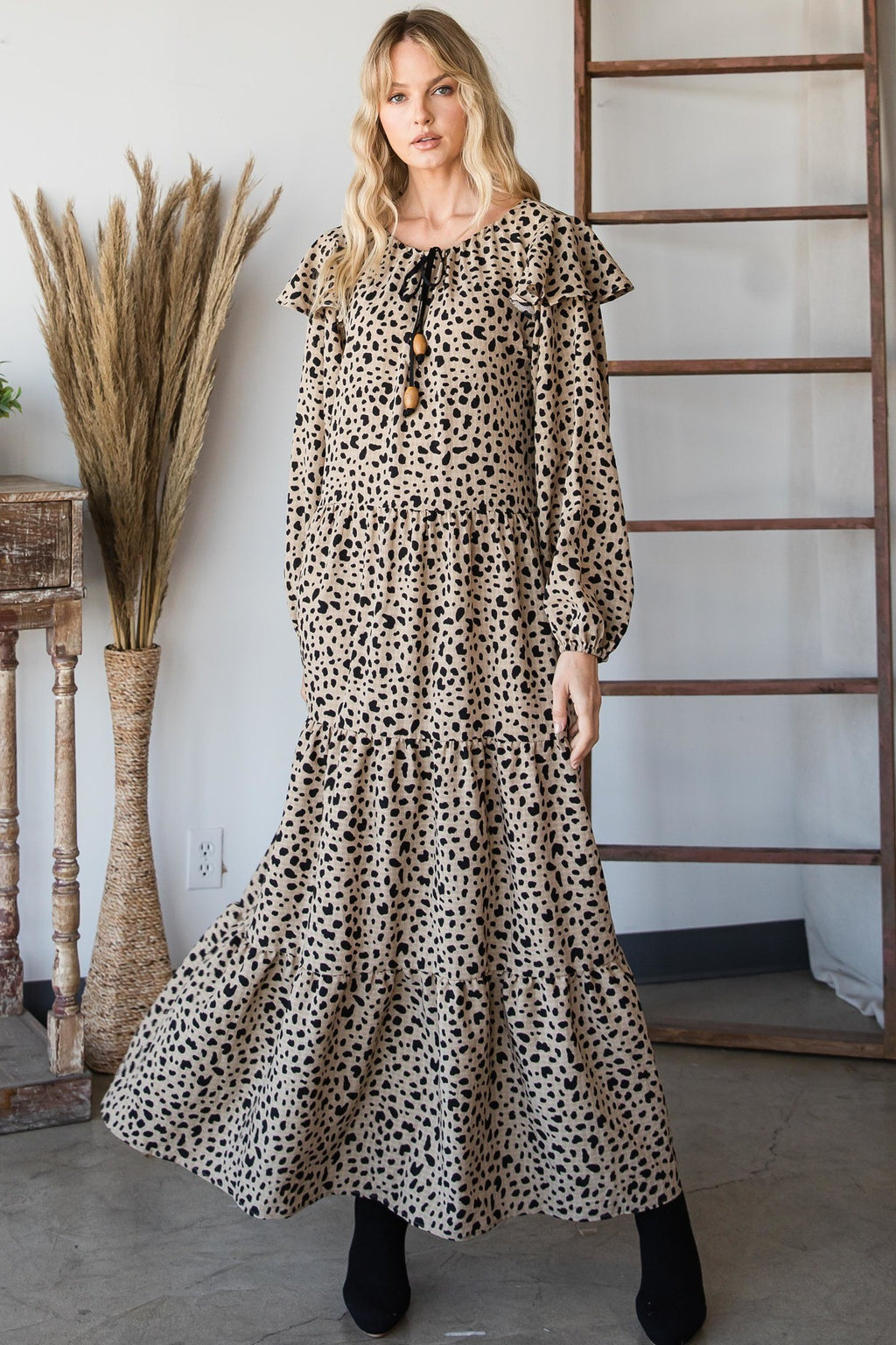 Bohemian Maxikleid mit Puffärmeln und Leopardenprint, Knöpfe vorn, fließender Saum