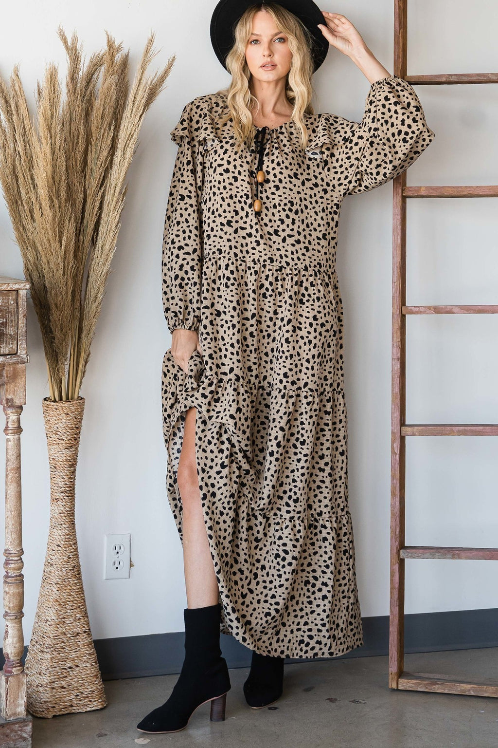 Boho-Maxikleid mit langen Ärmeln, Leopardenmuster in Braun/Schwarz, Knopfleiste