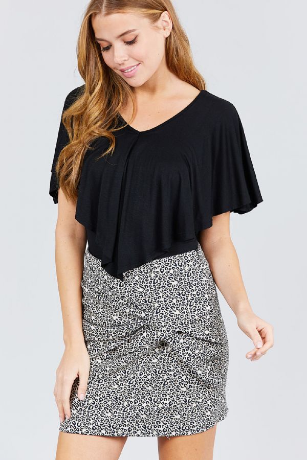 Schwarzes V-Neck Cape-Top mit Volant-Krücke und weichem Faltenwurf