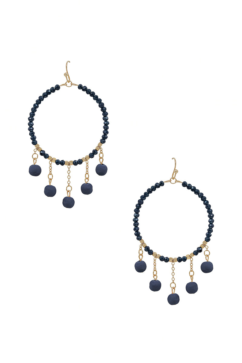 Ohrringe mit runden Clay-Perlen in Navy und Quasten, 2 Zoll