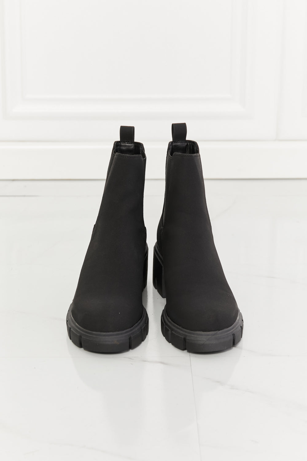 Matte Lug Sole Chelsea Boots in Black - Tigbul's Fashion